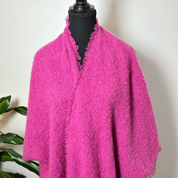 NWT Free Threads hot pink shawl - Picture 8 of 8